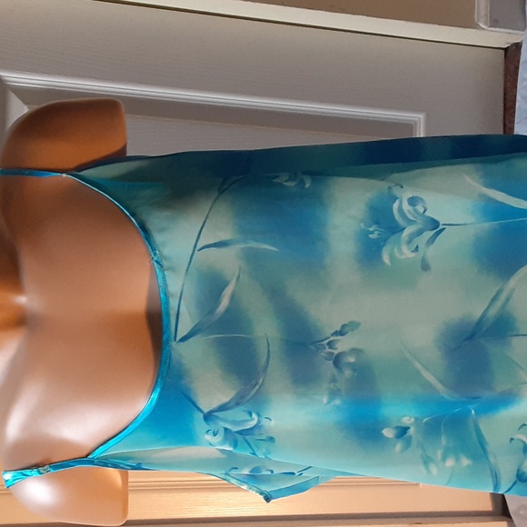 BODY SOUL BLUE FLORAL NIGHTGOWN,  1X - Picture 2 of 6